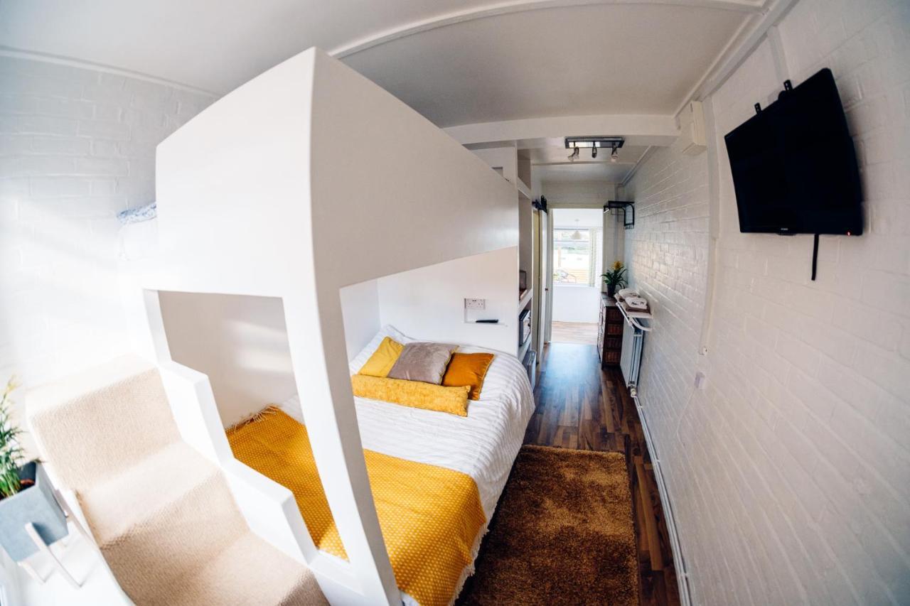 Bijou Annexe, Sea View, Private Entrance & Parking - Folkestone Hotel Екстериор снимка