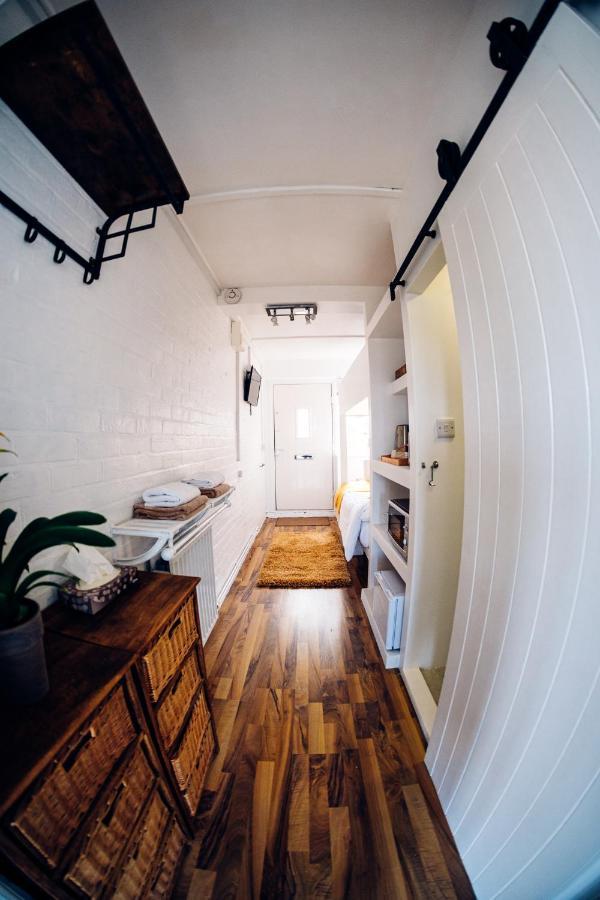 Bijou Annexe, Sea View, Private Entrance & Parking - Folkestone Hotel Екстериор снимка